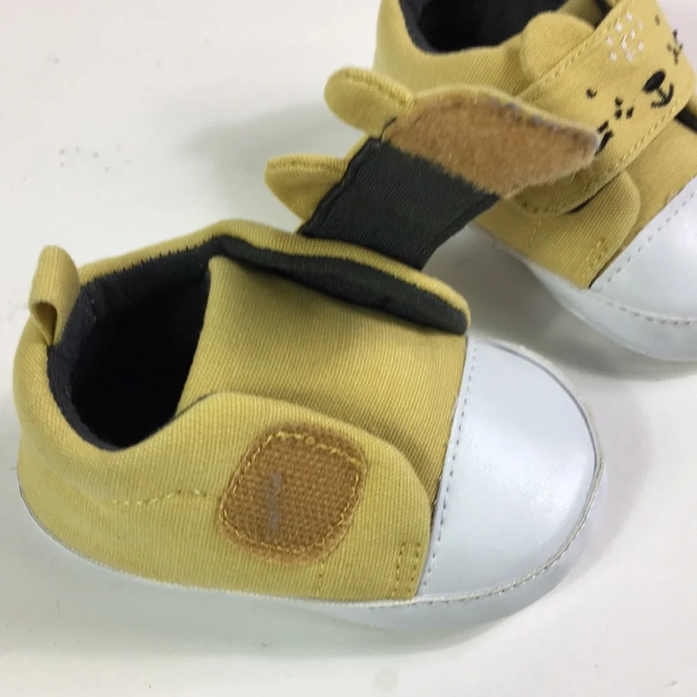 Gerber Baby‎ Shoes gold mustard Size 3-6 months